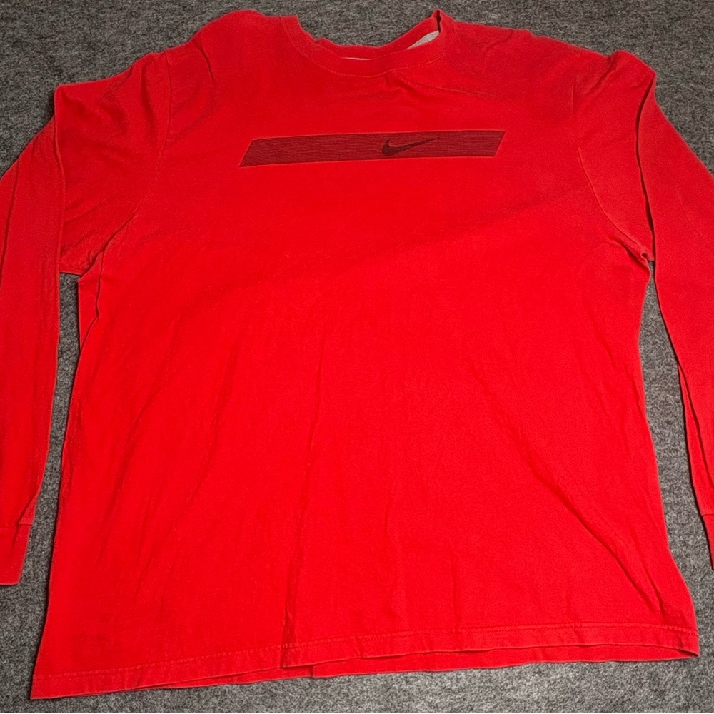 Men’s Nike Red Long Sleeve Pullover Shirt With Black Swoosh Logo Size XXL Cotton